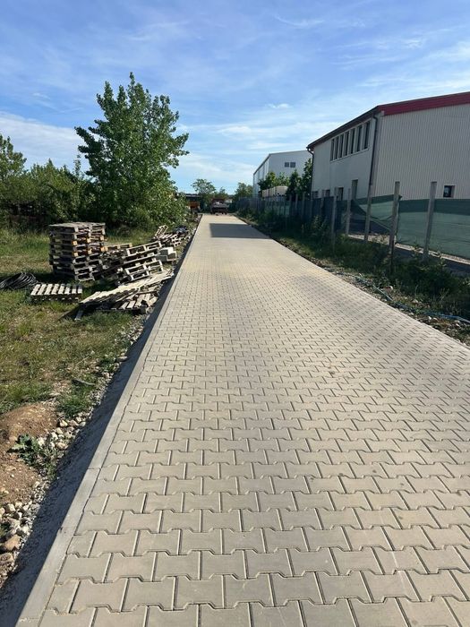 Amenajări curți/parcări cu pavaje