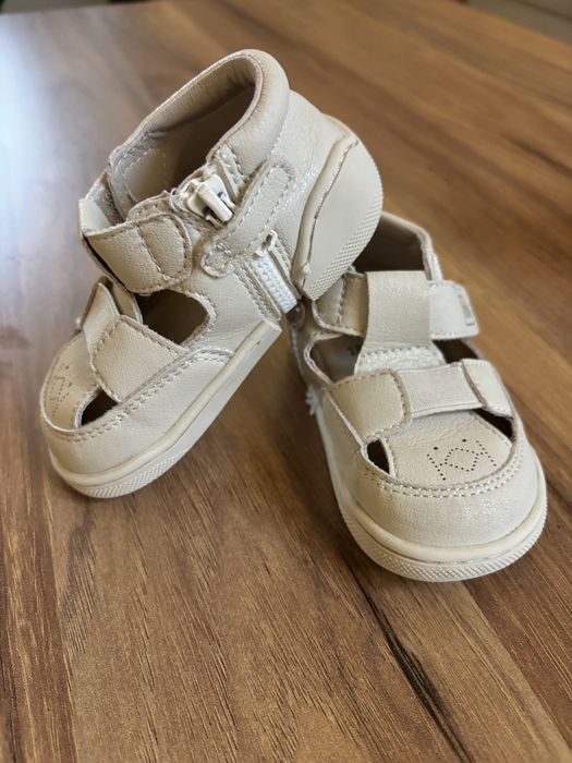 Кожени сандали с цип за прохождане размер 18/19 Колев и Колев