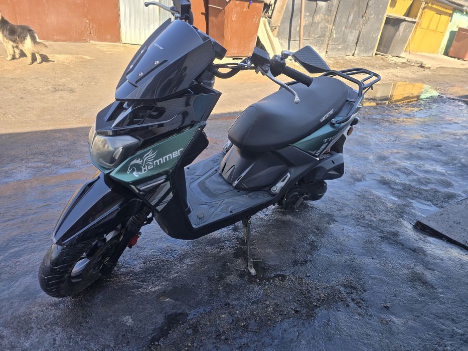 Скутер в идеальном состоянии.