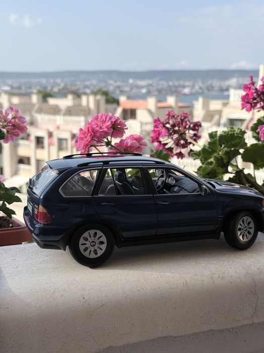 Колекционерски модел BMW X5 E53 3.0d Kyosho 1:18