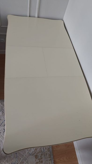 Стол в отличном состоянии