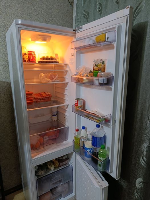 Продам холодильник Beko.