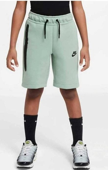 Къси  гащи tech fleece