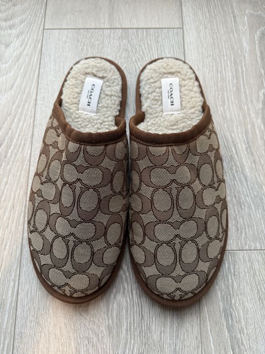 Papuci casa Coach