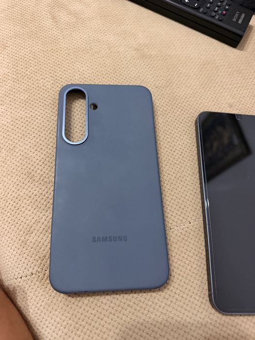 Продавам samsung s25 +