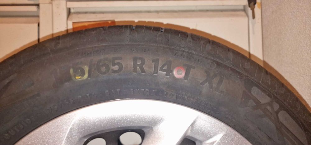 Чисто нов комплект от 4 броя летни гуми Continental 175/65 R14 + джант