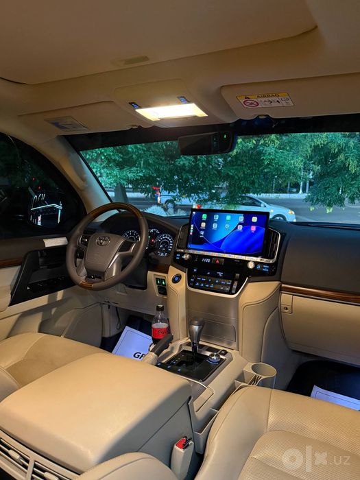 Land cruiser 200 sotiladi