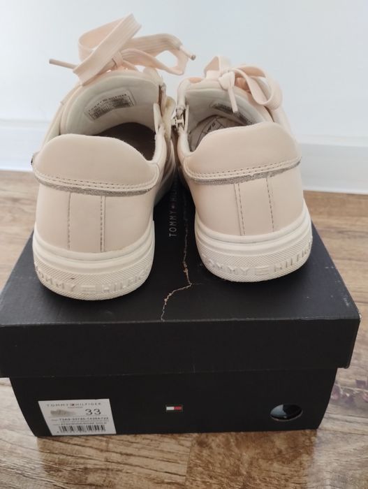 Adidași Tommy Hilfiger