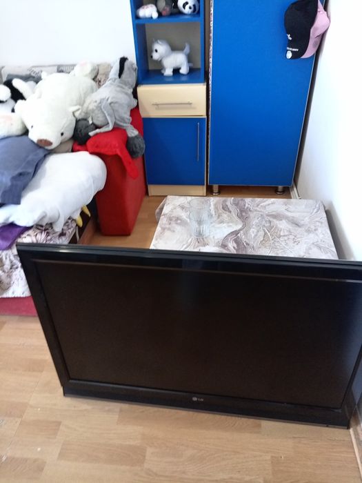 Plasma mare de tv doar pt cei din Bistrita