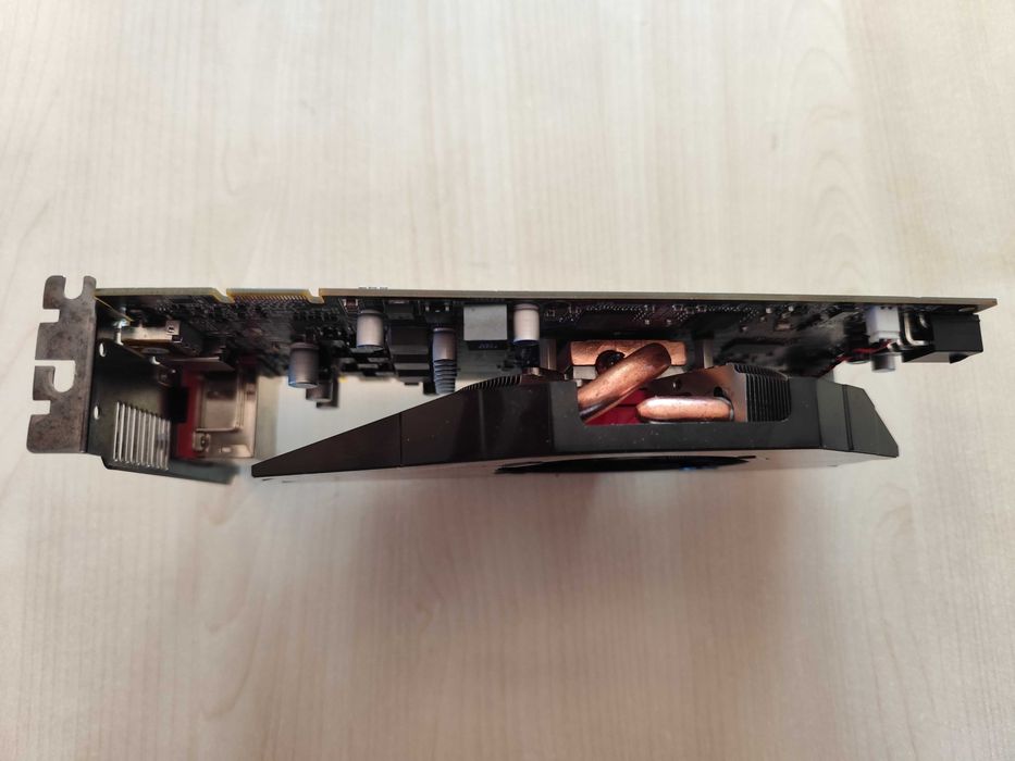 Placă video XFX Radeon HD 5770 1GB GDDR5 – Ediție Colecție / Retro Gaming