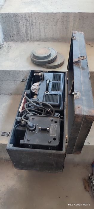 Кинопроектор трофейный