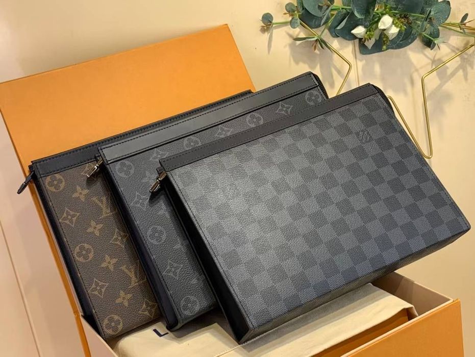 Чанта Louis Vuitton Takeoff Pouch