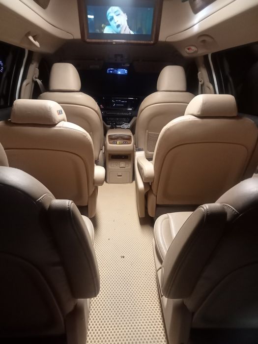 Такси,,Поездки в горы, Киа карнивал Минивен7ми местный с кондиц-ром