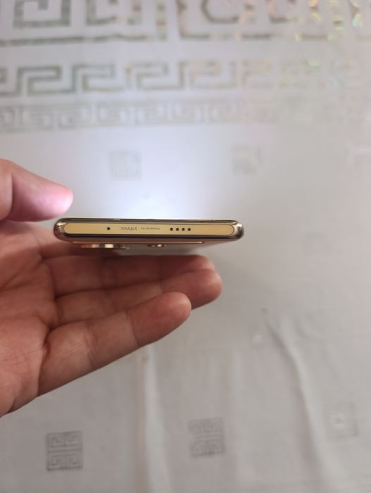 Субфлагман Infinix Zero 30 5G 12/256гб
