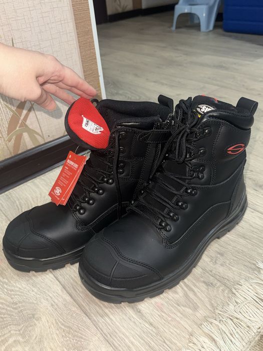 Продается новый обувь все сезонный