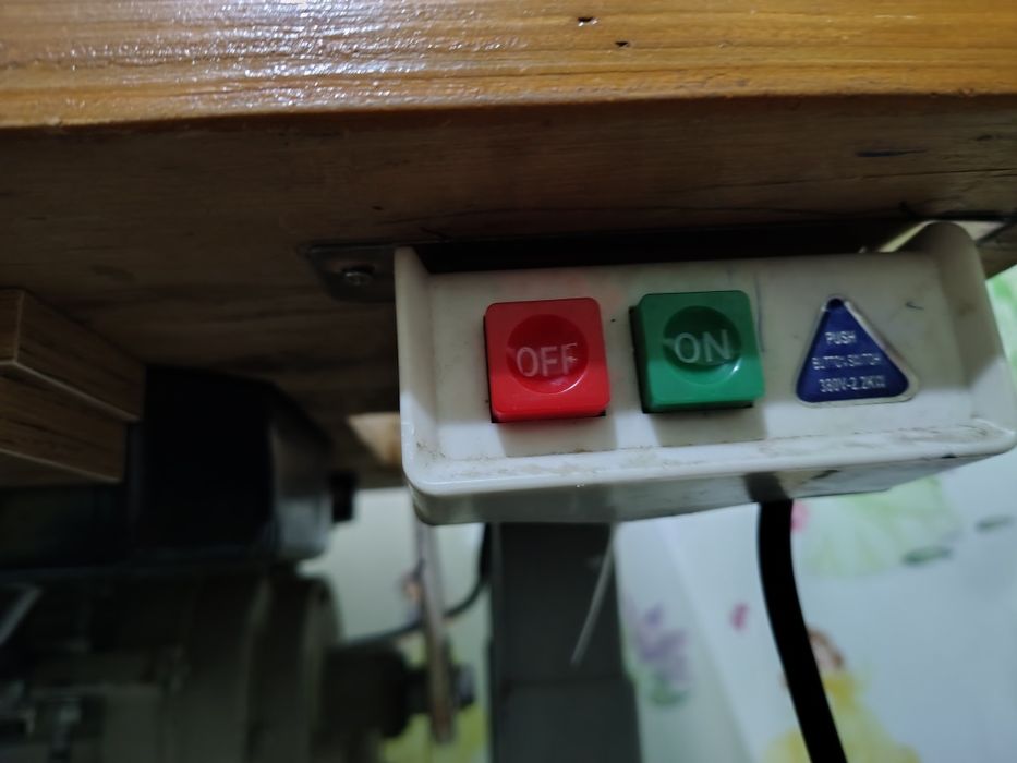 Колонковая швейная машина