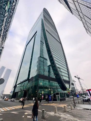 Аренда здания 5000 м кв на первой линии в центре Ташкента