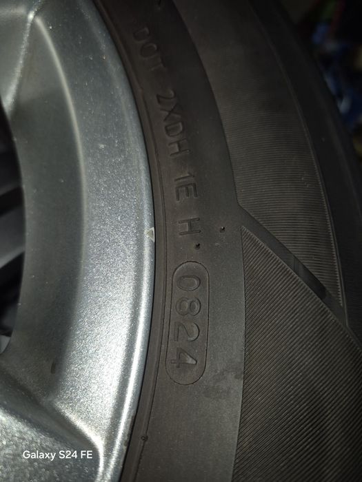 Vand jante Golf 4 cu anvelope ca noi