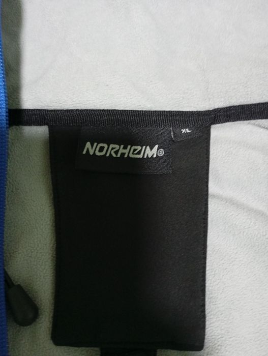 Водоустойчиво яке ветровка