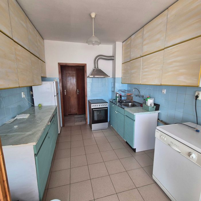 Дава се под наем Тристаен апартамент в София, Изток - 100 кв.м за 700 € - Снимка #4