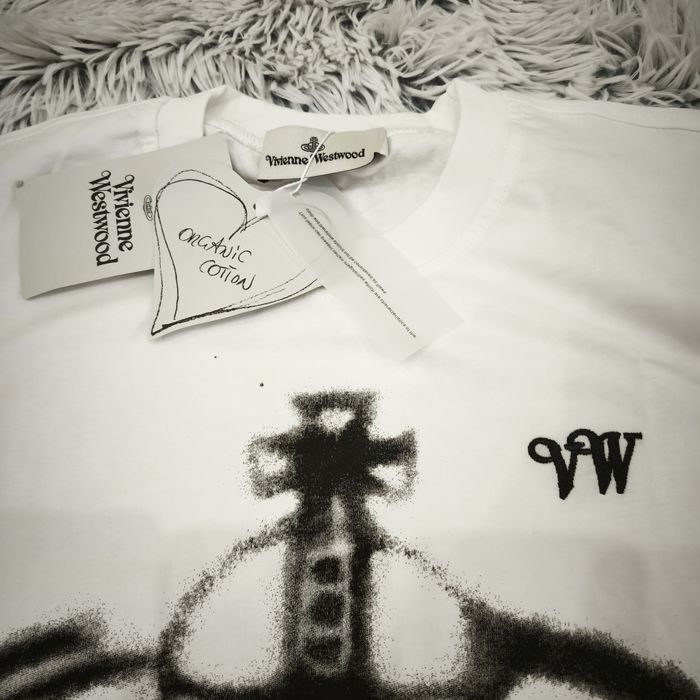 VIVIENNE WESTWOOD дамски тениски в два цвята НОВИ