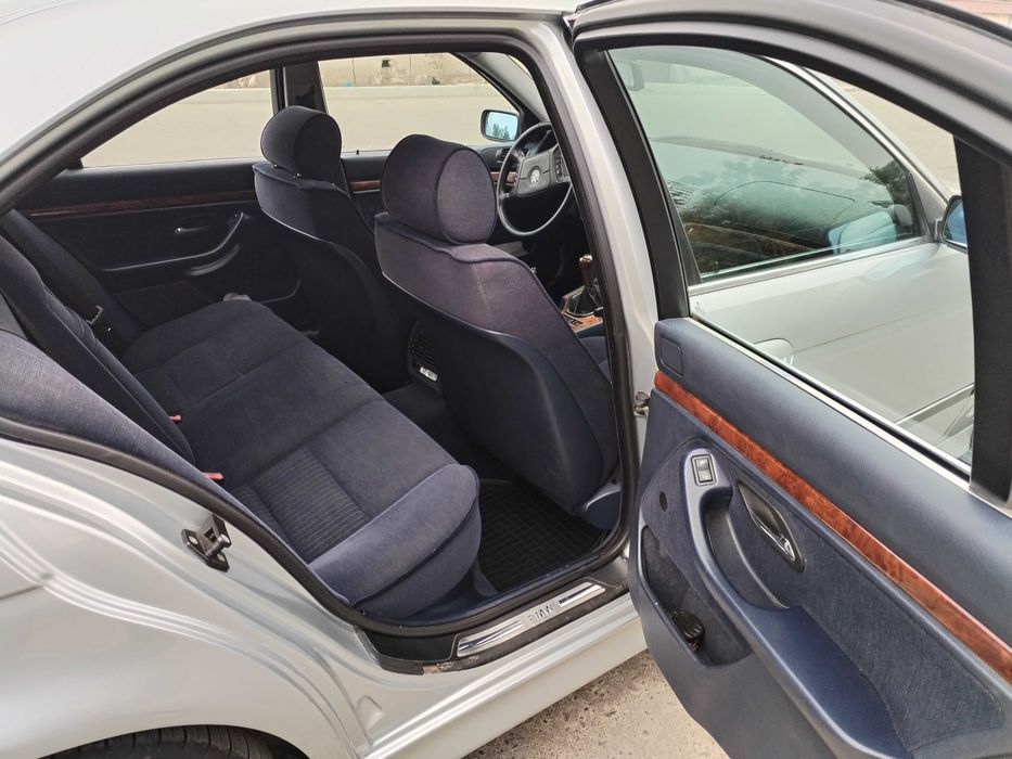 Продам BMW e39, 523i