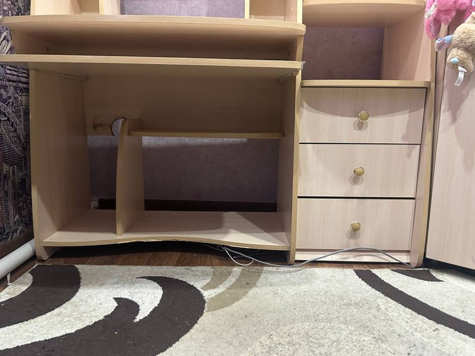 Компьютерный стол вайбовый