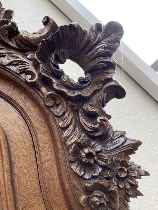 Стар френски шкаф от дъб