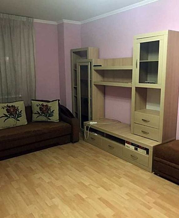 Дава се под наем Двустаен апартамент в Бургас, Славейков - 50 кв.м за 280.5 € - Снимка #1