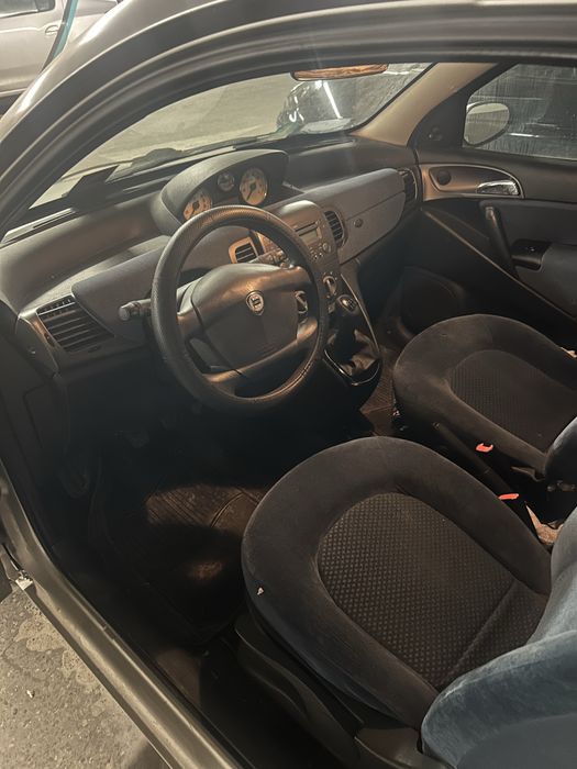 Vând Lancia Ypsilon 1.3 motorina