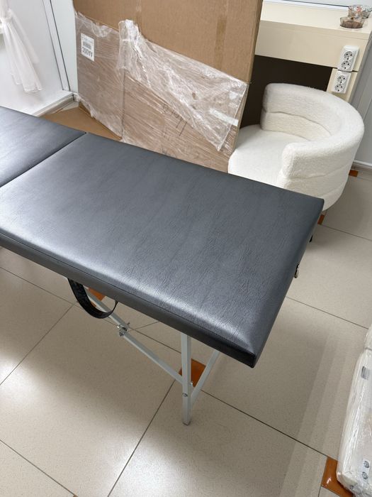 Продам кушетку срочно