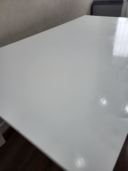 Стол со стульями