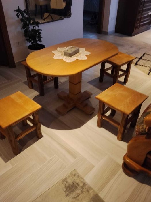 Măsuță mica cu 4 tamburele