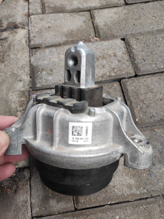 Опора двигателя подушка двигателя BMW