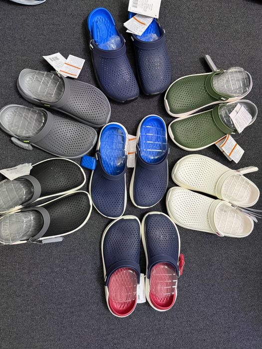 Crocs Vietnam sotiladi