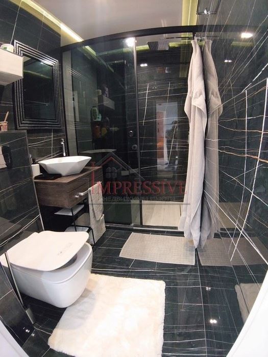 Продава се Тристаен апартамент в Варна, Бриз - 130 кв.м за 2924 €/кв.м - Снимка #4