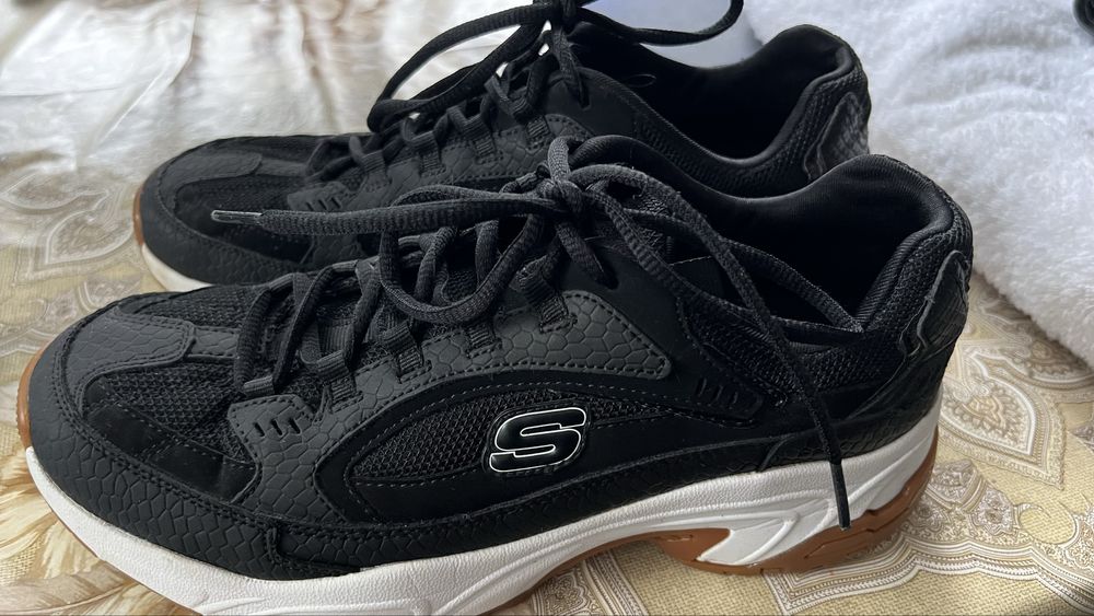 Adidasi Skechers Sport