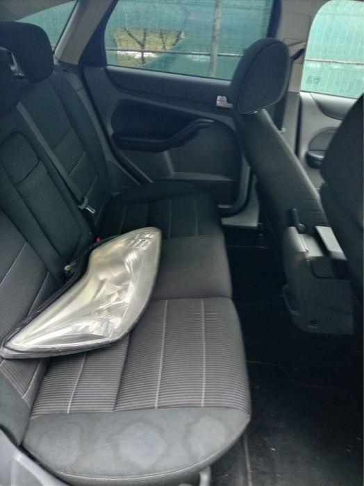 Vand Ford focus 2 pentru dezmebrari