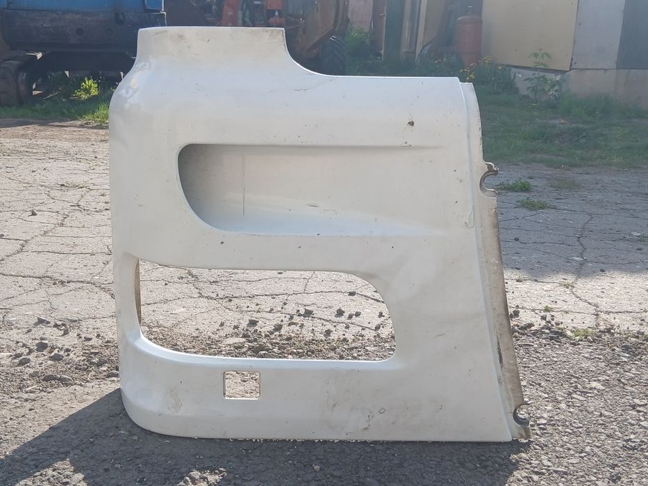 Продам щитки из под фар на Даф 95 XF