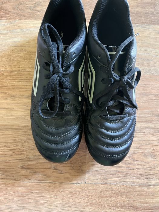 Футболни бутонки Umbro 37,5 размер Като нови