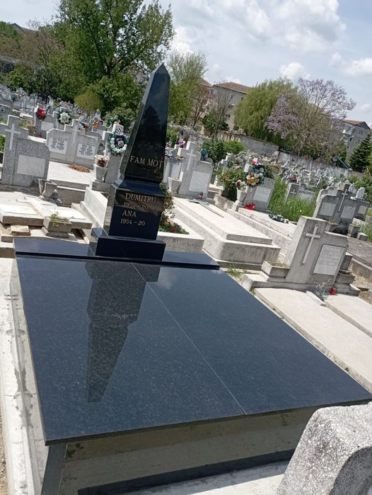 Cavouri granit și marmura