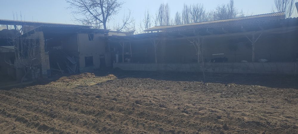 Uy joy uchun yer sotiladi 4-5 so‘tik