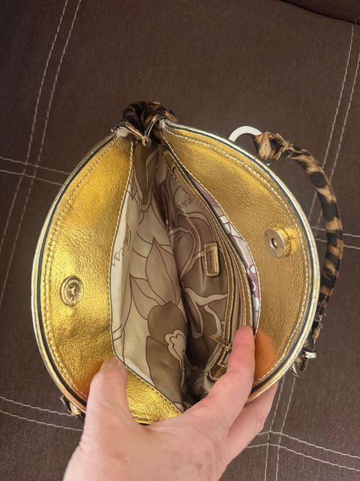 Дамски клъч Guess