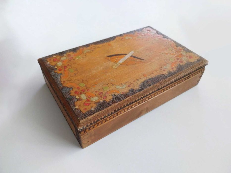 Дървена табакера антикварна, кутия за съхранение на цигари