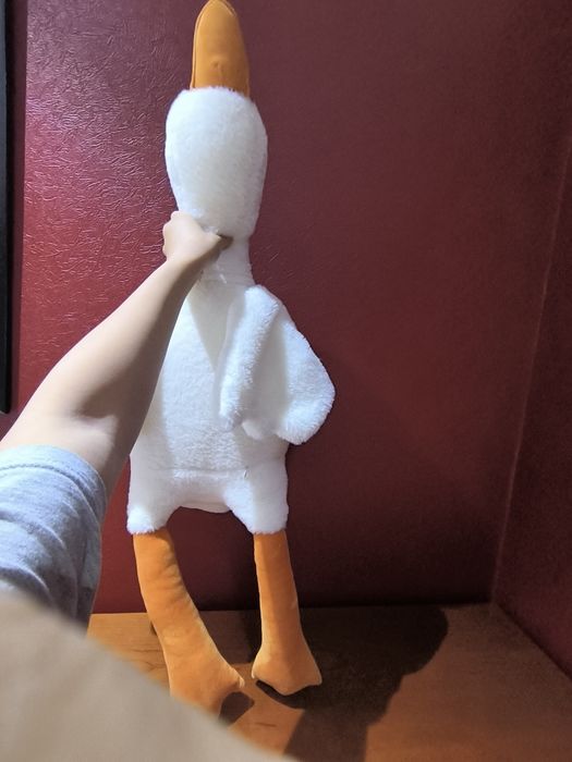 Продам,мягкую игрушку гуся,70см±