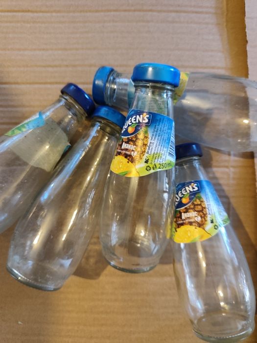 Шишета за домати или сок ове 0.20 евро