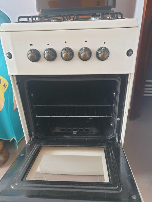 Aragaz 4 ochiuri-cuptor gaz-studio casa