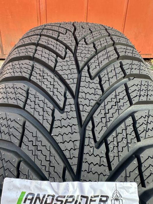 Нови Зимни Гуми LANDSPIDER SNOWTRAXX H/P 195/55R16 91V XL БОРД 1955516