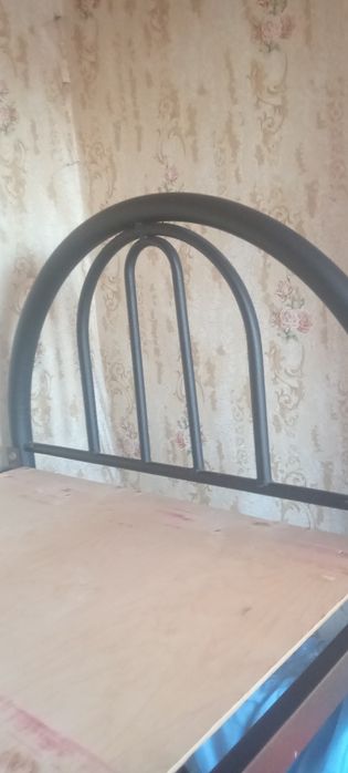 Продам двухъярусную кровать.