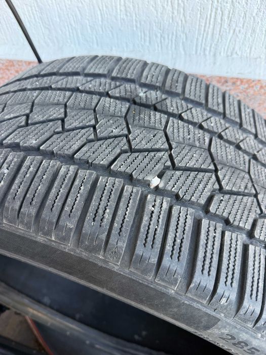 Зимни гуми Continental 285/35/22 супер запазени - 3 броя
